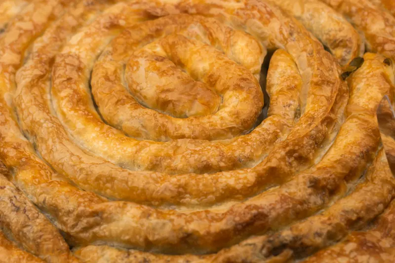 Spiralna pita, zlatna i hrskava